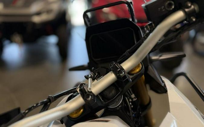 2025 Suzuki V-Strom 800DE Adventure