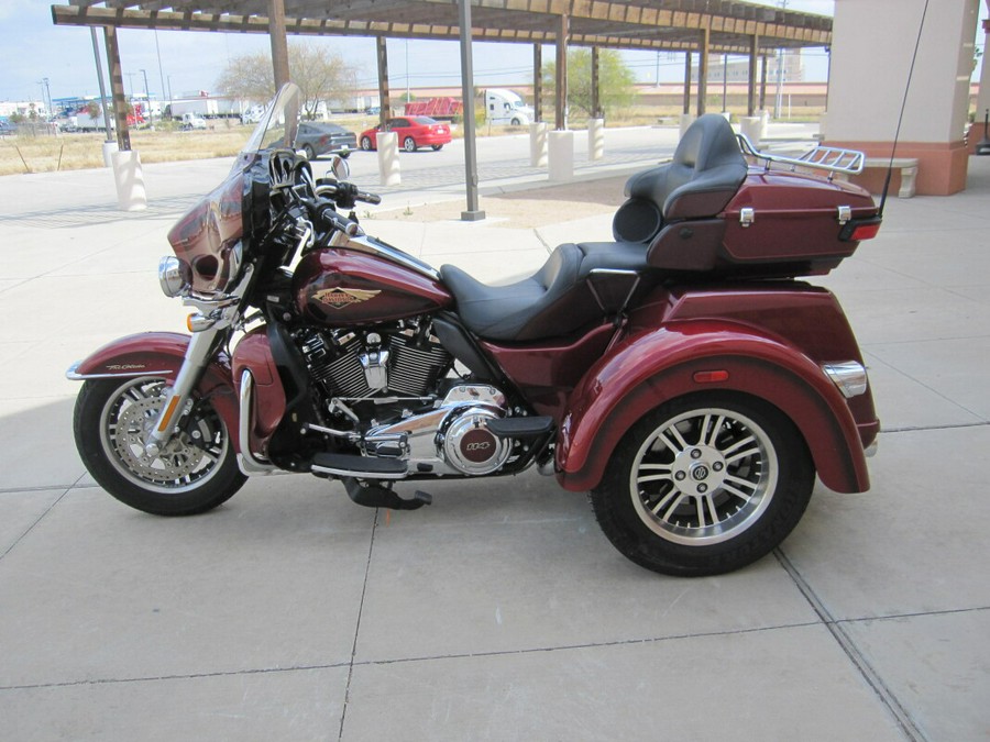 2023 Harley-Davidson Tri Glide Ultra Heirloom Red Fade