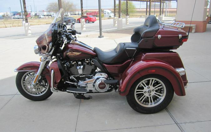 2023 Harley-Davidson Tri Glide Ultra Heirloom Red Fade