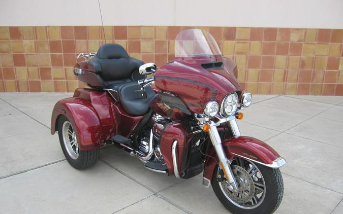 2023 Harley-Davidson Tri Glide Ultra Heirloom Red Fade