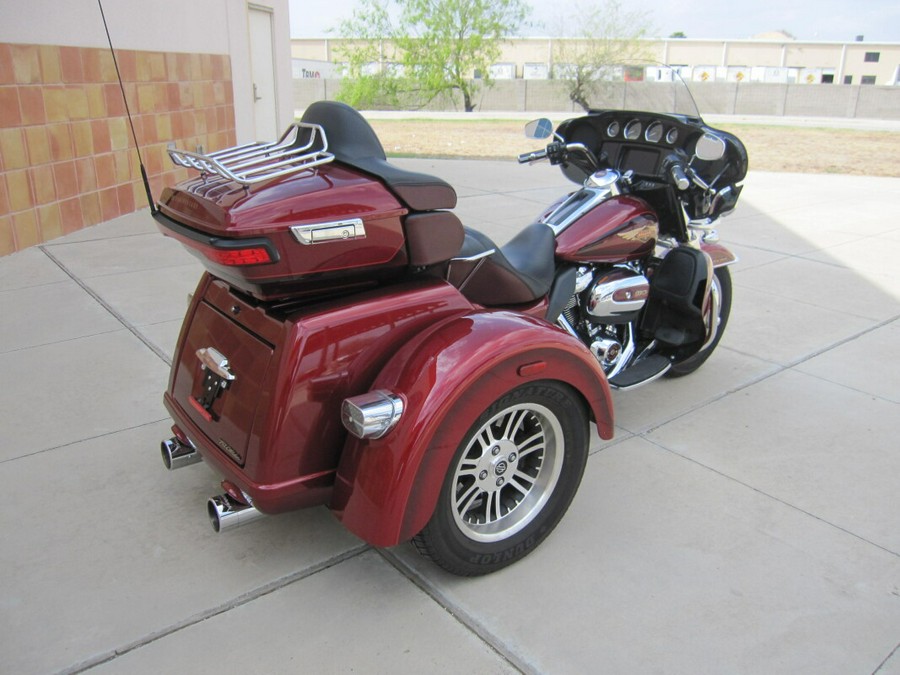 2023 Harley-Davidson Tri Glide Ultra Heirloom Red Fade