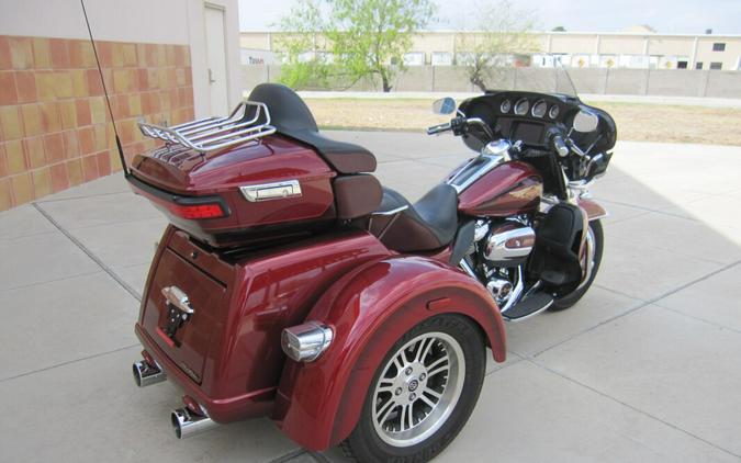 2023 Harley-Davidson Tri Glide Ultra Heirloom Red Fade