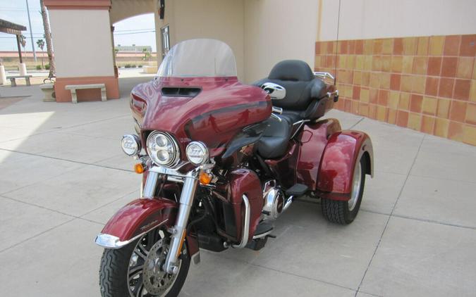 2023 Harley-Davidson Tri Glide Ultra Heirloom Red Fade