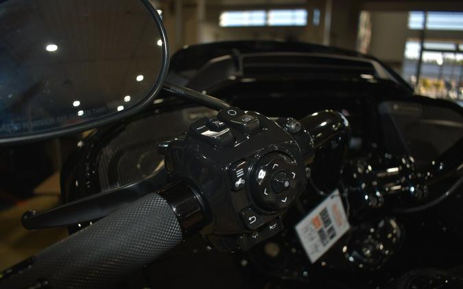 2025 Harley-Davidson® CVO™ Road Glide® ST Hot Lap