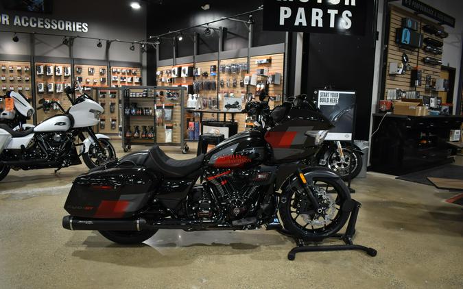 2025 Harley-Davidson® CVO™ Road Glide® ST Hot Lap