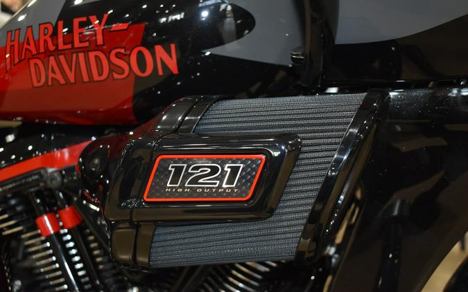 2025 Harley-Davidson® CVO™ Road Glide® ST Hot Lap