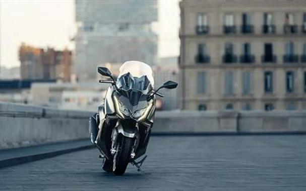 2026 Kymco AK 550i Premium