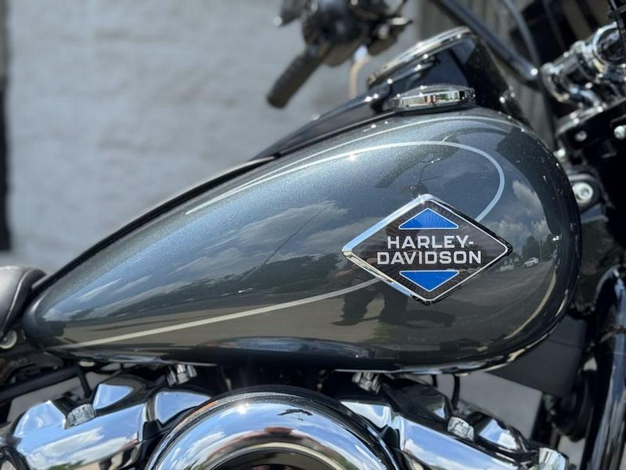 2025 Harley-Davidson® FLHC - Heritage Classic