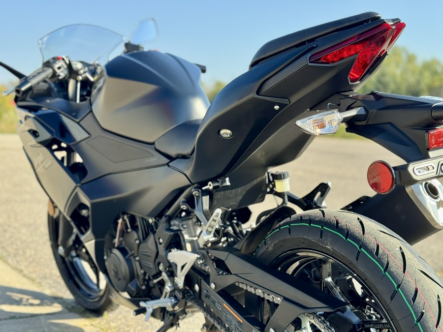 2026 Kawasaki Ninja® 500 ABS