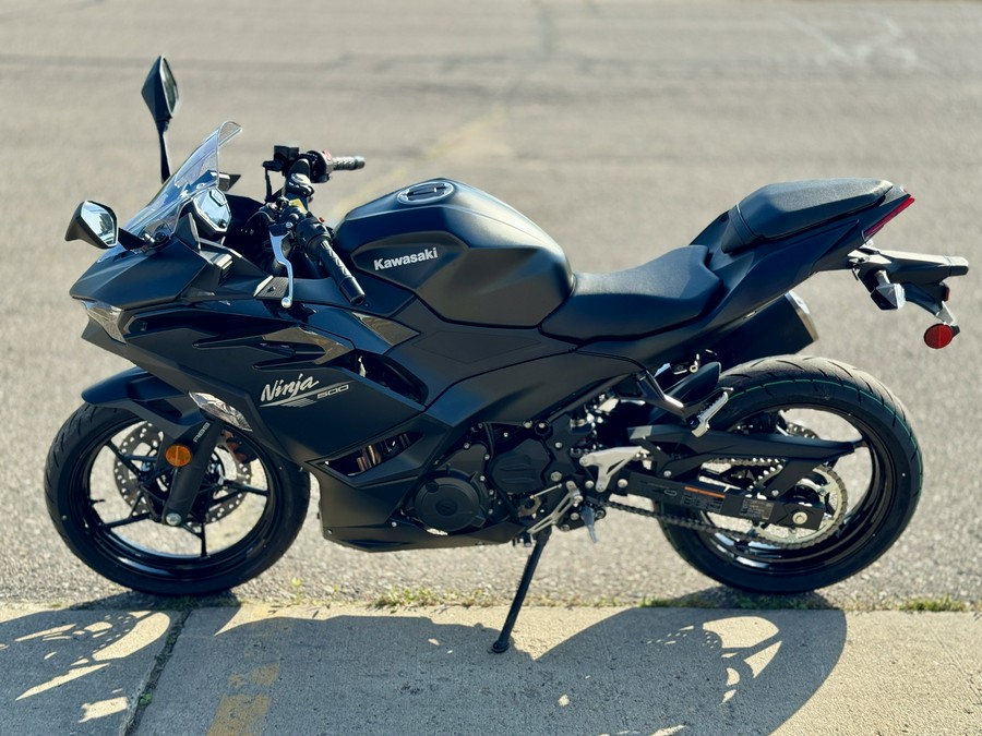 2026 Kawasaki Ninja® 500 ABS