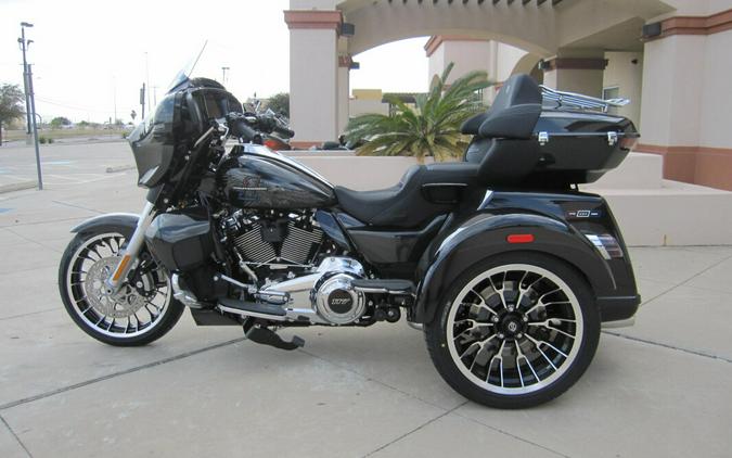 2026 Harley-Davidson Street Glide 3 Limited Midnight Ember Chrome Trim