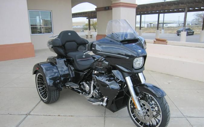 2026 Harley-Davidson Street Glide 3 Limited Midnight Ember Chrome Trim