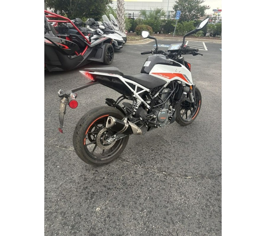 2022 KTM Duke 390