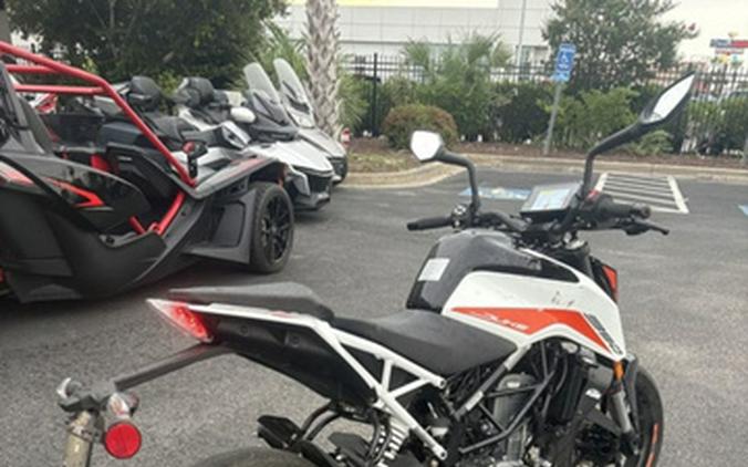 2022 KTM Duke 390
