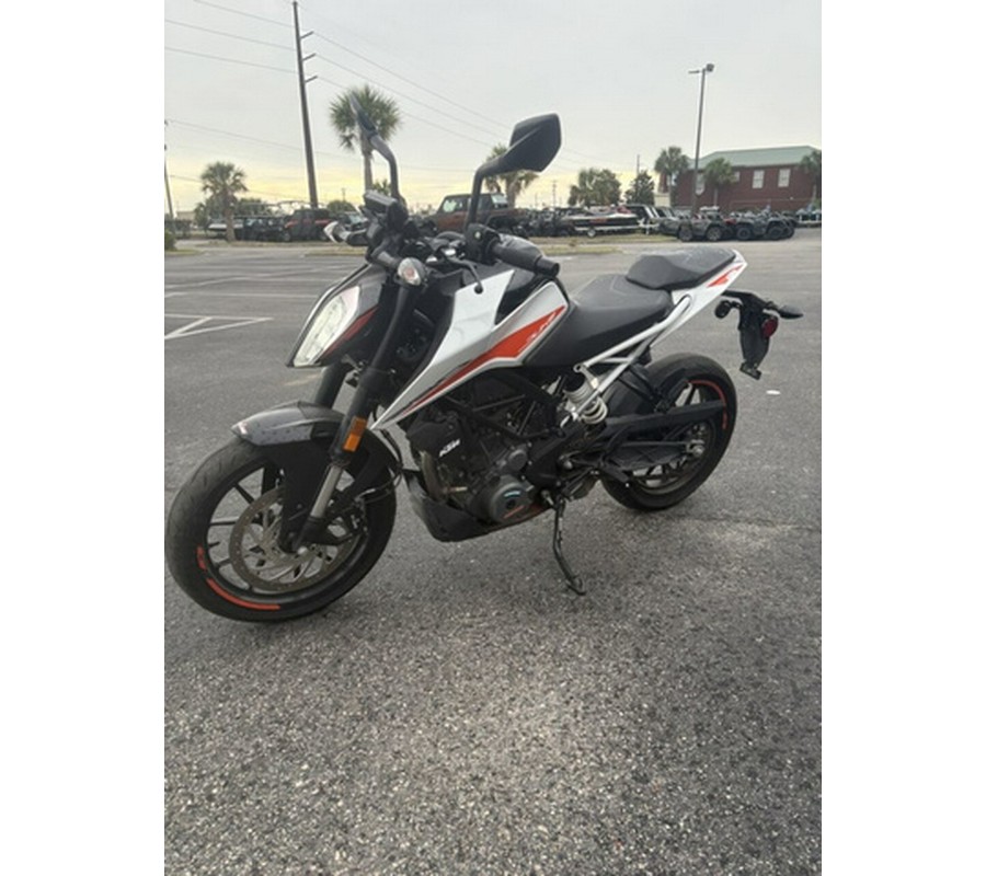 2022 KTM Duke 390