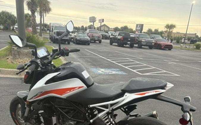 2022 KTM Duke 390