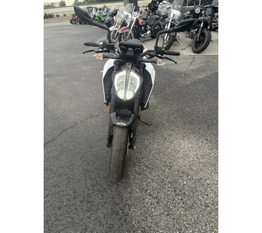2022 KTM Duke 390