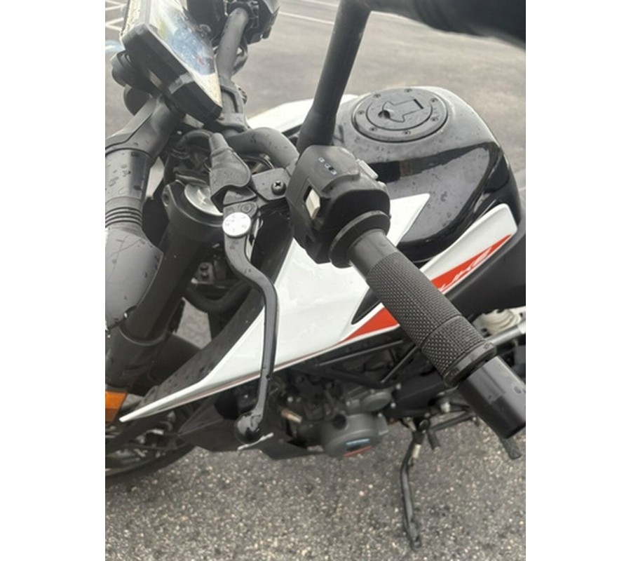 2022 KTM Duke 390