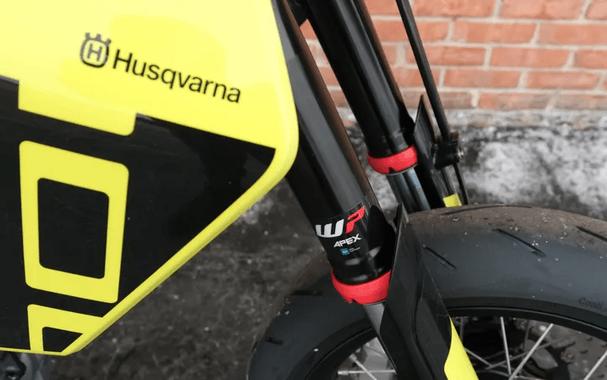 2026 Husqvarna Supermoto 701