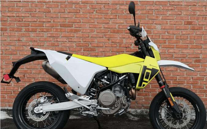 2026 Husqvarna Supermoto 701
