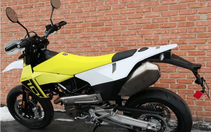 2026 Husqvarna Supermoto 701