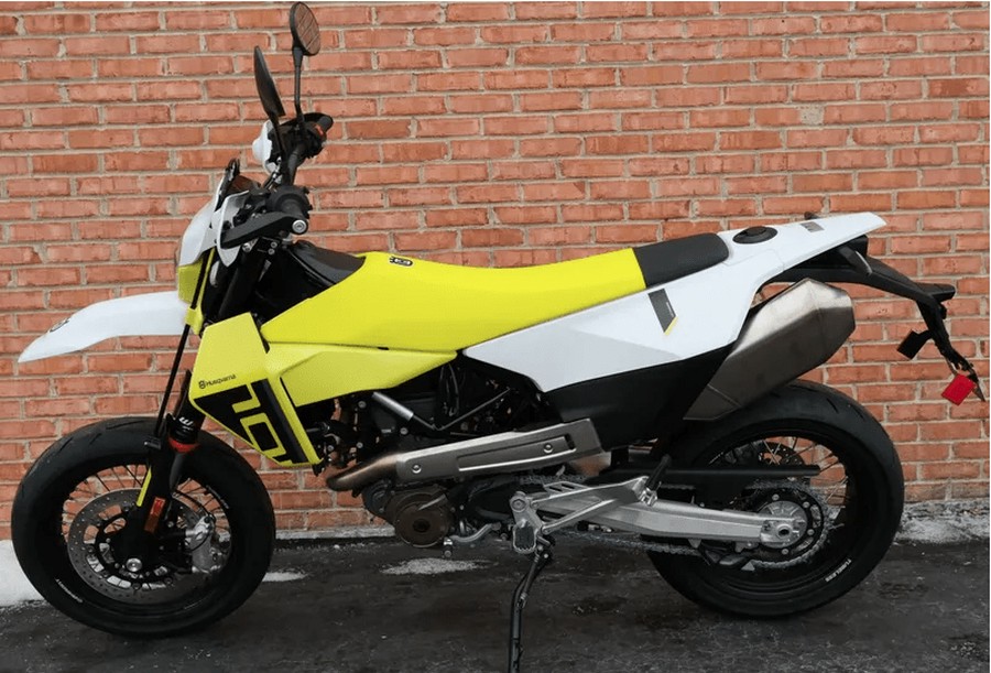 2026 Husqvarna Supermoto 701