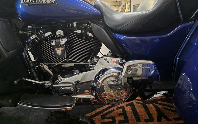 2017 Harley-Davidson Trike FLHTCUTG - Tri Glide Ultra