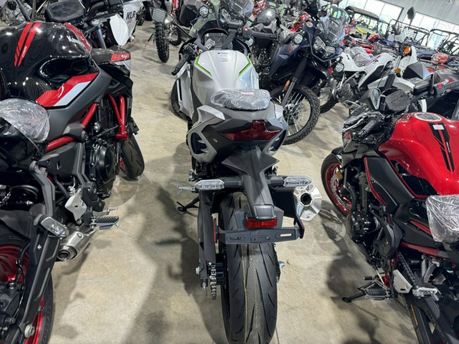 2024 Kawasaki Ninja 7 Hybrid ABS