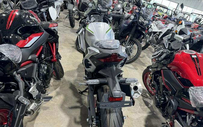 2024 Kawasaki Ninja 7 Hybrid ABS