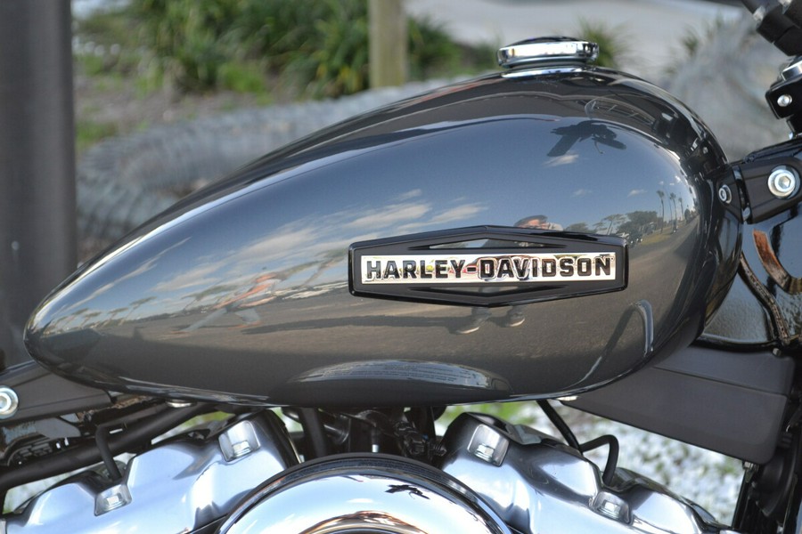 2025 Harley-Davidson® Street Bob® Iron Horse Metallic - FXBB