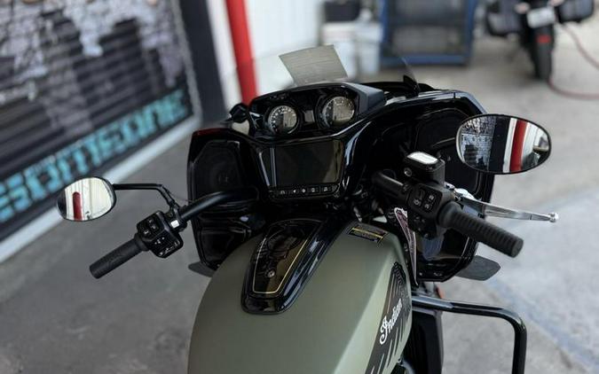 2025 Indian Motorcycle® Challenger® Dark Horse® 112 w/PowerBand Audio Moss Green Smoke