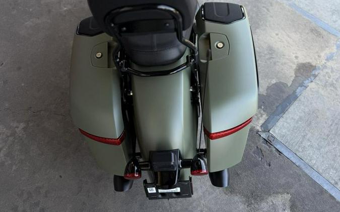 2025 Indian Motorcycle® Challenger® Dark Horse® 112 w/PowerBand Audio Moss Green Smoke