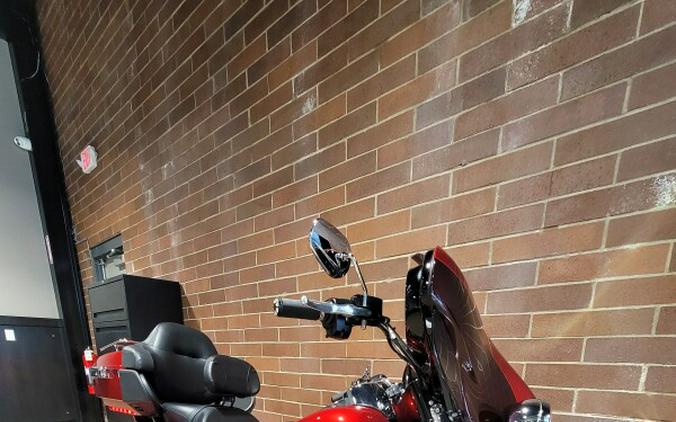 2018 Harley-Davidson® Ultra Limited Low Wicked Red/Twisted Cherry FLHTKL