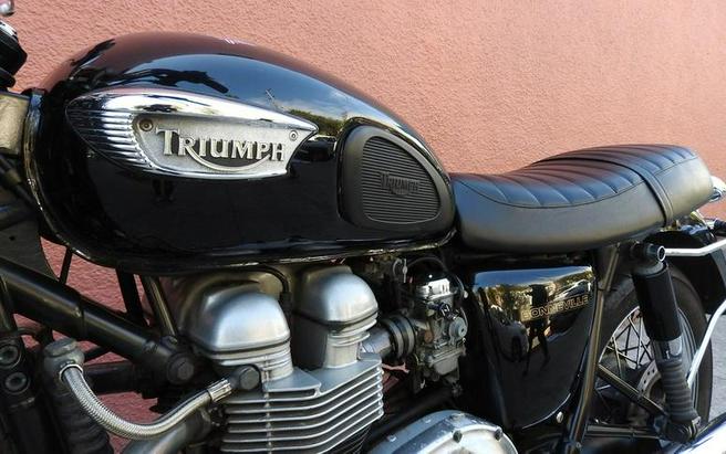 2002 Triumph T100