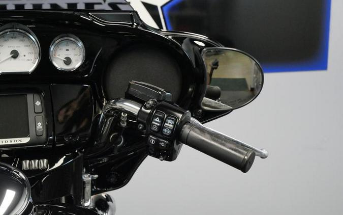 2016 Harley-Davidson® FLHXS - Street Glide® Special