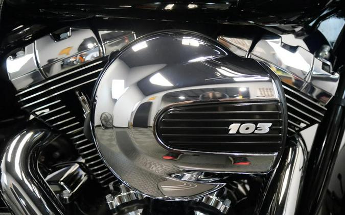 2016 Harley-Davidson® FLHXS - Street Glide® Special