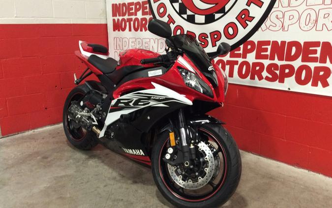 2014 Yamaha YZF-R6 - Rapid Red/White R6 - Team Yamaha BlueWhite, Rapid RedWhite