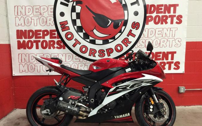 2014 Yamaha YZF-R6 - Rapid Red/White R6 - Team Yamaha BlueWhite, Rapid RedWhite