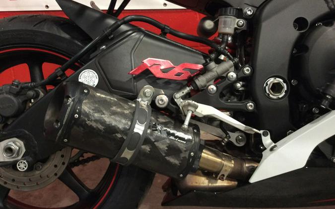 2014 Yamaha YZF-R6 - Rapid Red/White R6 - Team Yamaha BlueWhite, Rapid RedWhite