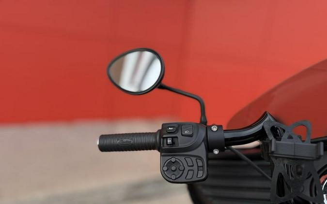 2017 Indian Motorcycle® Chieftain Dark Horse® Thunder Black Smoke