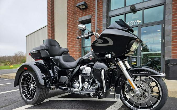 2024 Harley-Davidson® FLHTCUTG - Road Glide Tri-Glide