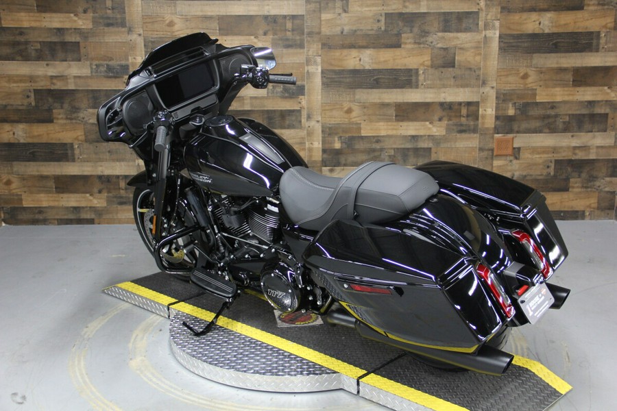 2024 Harley-Davidson Street Glide® Vivid Black - Black Finish