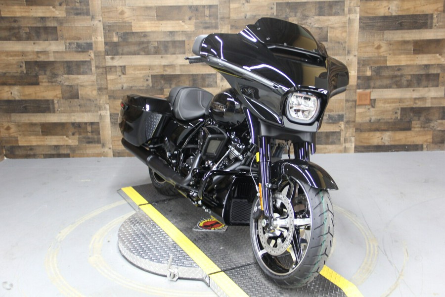 2024 Harley-Davidson Street Glide® Vivid Black - Black Finish