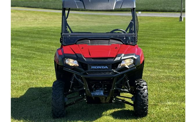 2026 Pioneer 700 Deluxe 4WD UTV - Honda