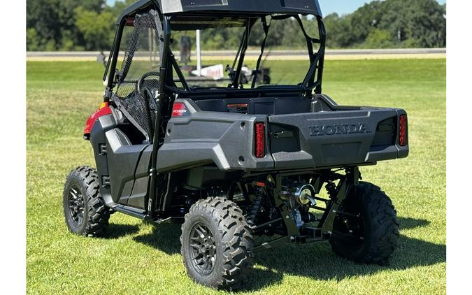 2026 Pioneer 700 Deluxe 4WD UTV - Honda