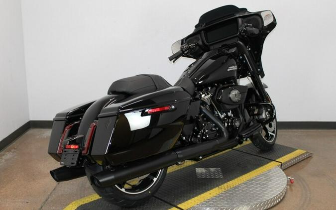 Harley-Davidson Street Glide® 2024 FLHX 84394102 VIVID BLACK