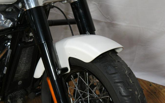FLSL 2019 Softail Slim®