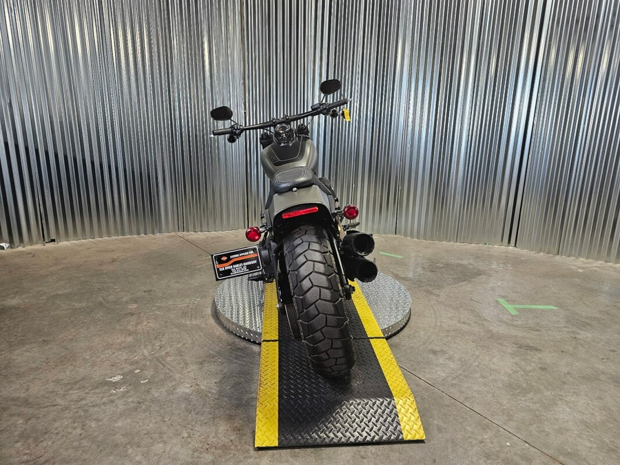2018 Harley-Davidson Fat Bob 114 INDSTRL GRY DNM