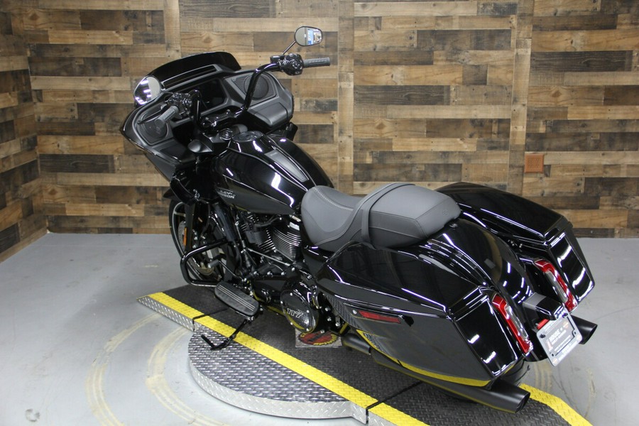 2024 Harley-Davidson Road Glide® Vivid Black - Black Finish