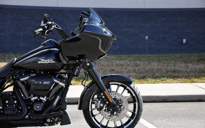 2024 Harley-Davidson® FLTRT - Road Glide® 3